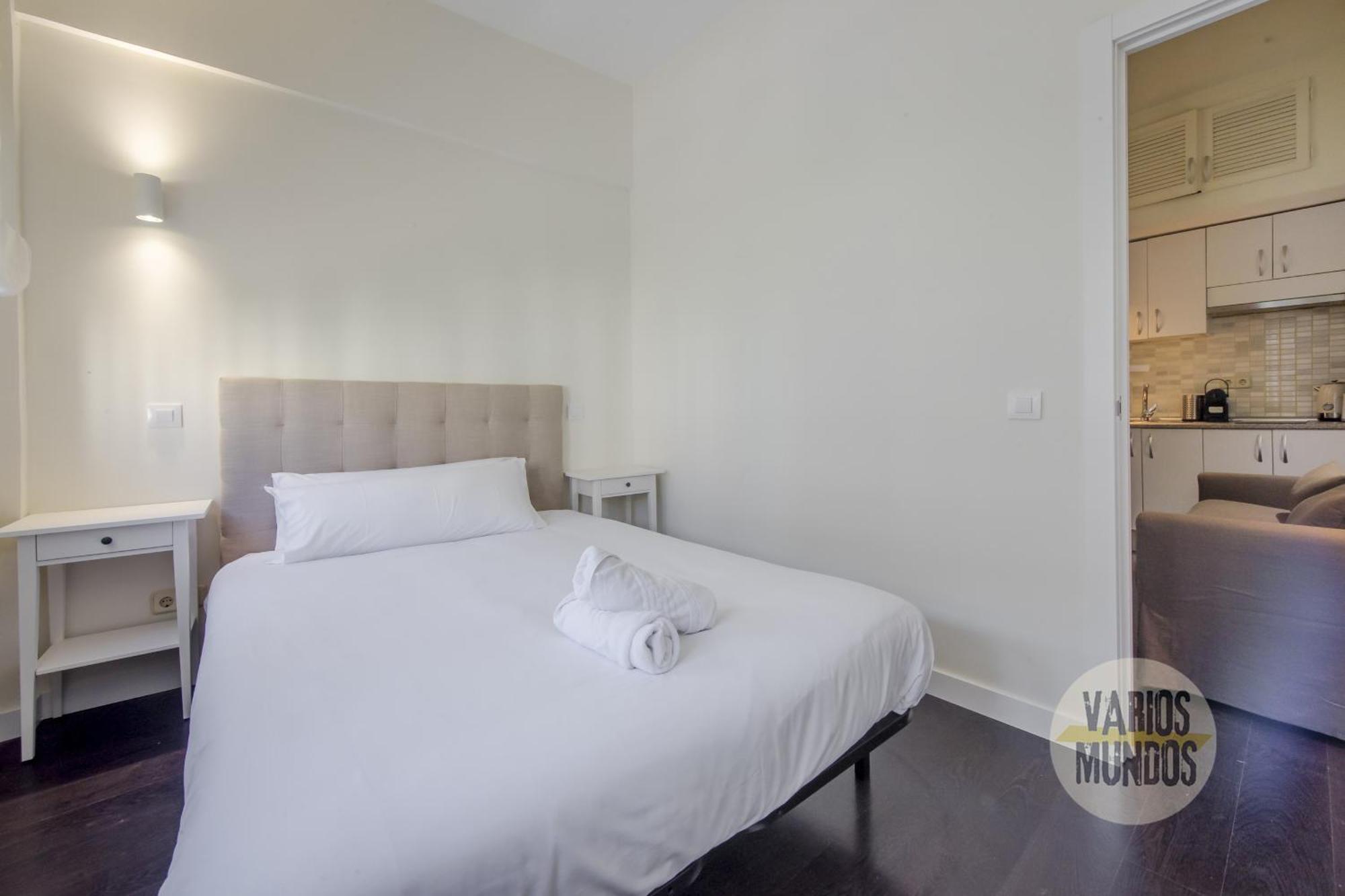 Confortable Apt Para 3 Pax A 1 Min De Gran Via Madrid Luaran gambar