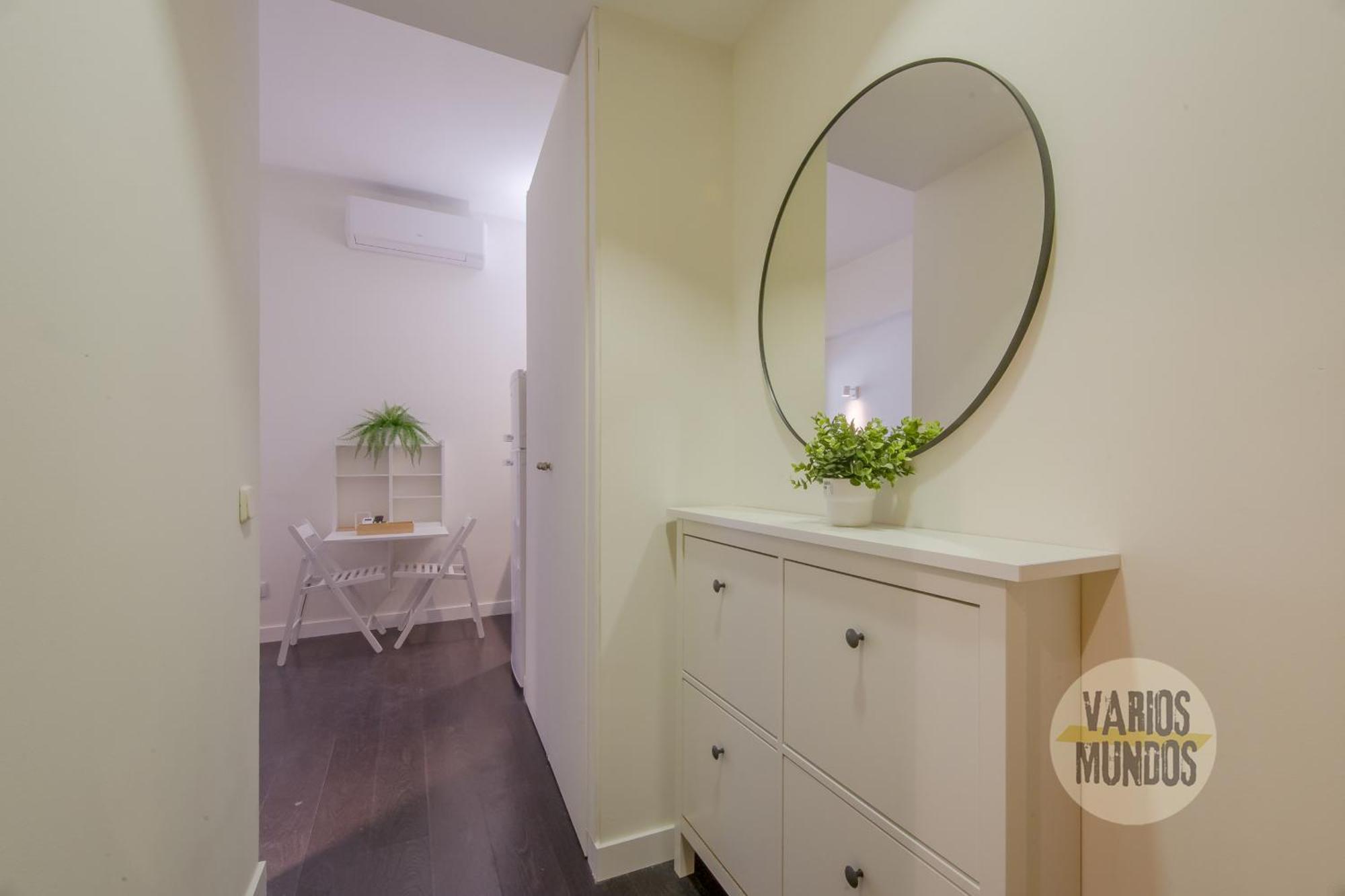 Confortable Apt Para 3 Pax A 1 Min De Gran Via Madrid Luaran gambar