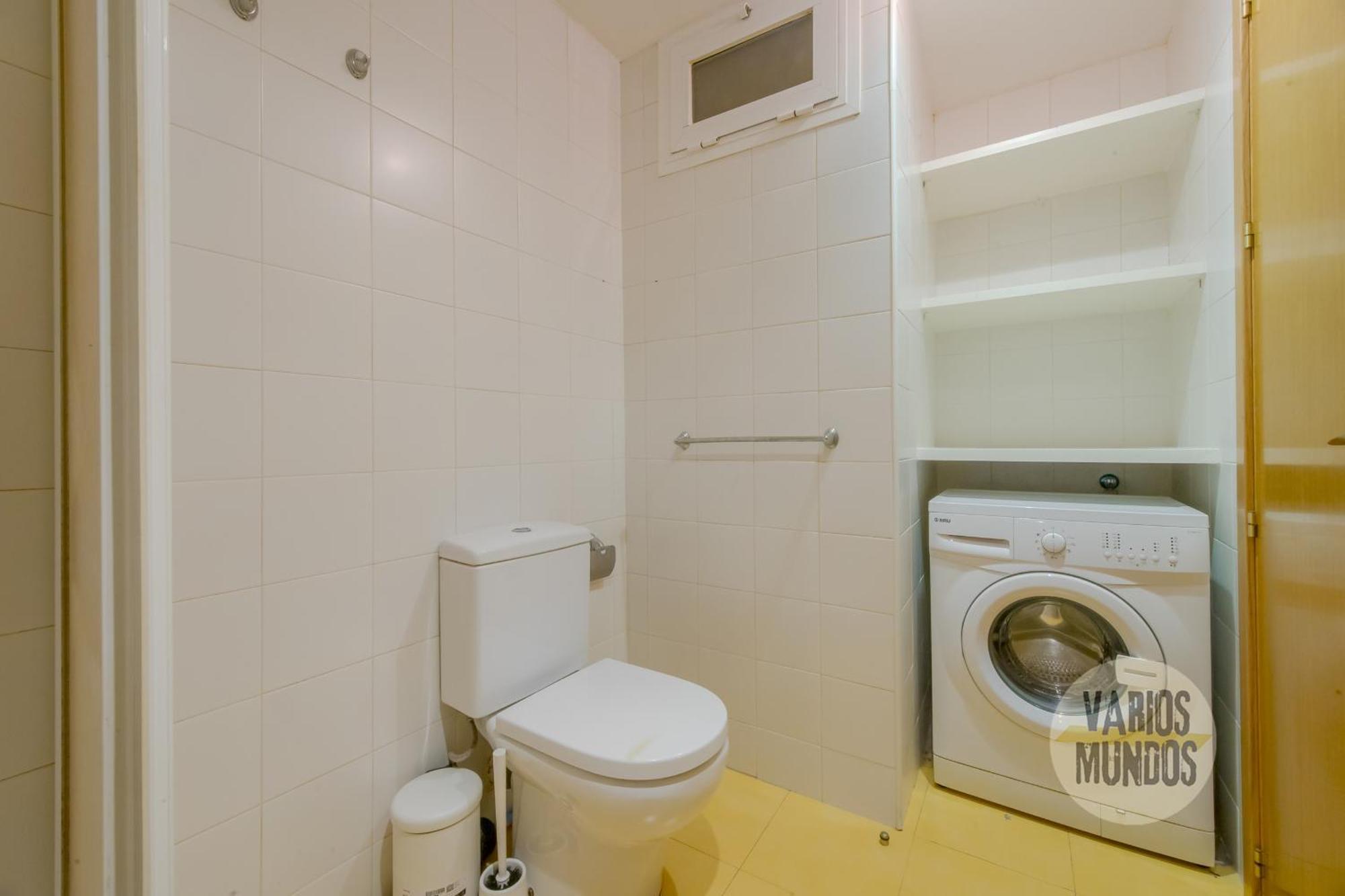 Confortable Apt Para 3 Pax A 1 Min De Gran Via Madrid Luaran gambar