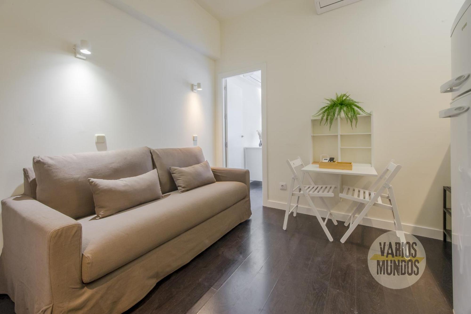 Confortable Apt Para 3 Pax A 1 Min De Gran Via Madrid Luaran gambar